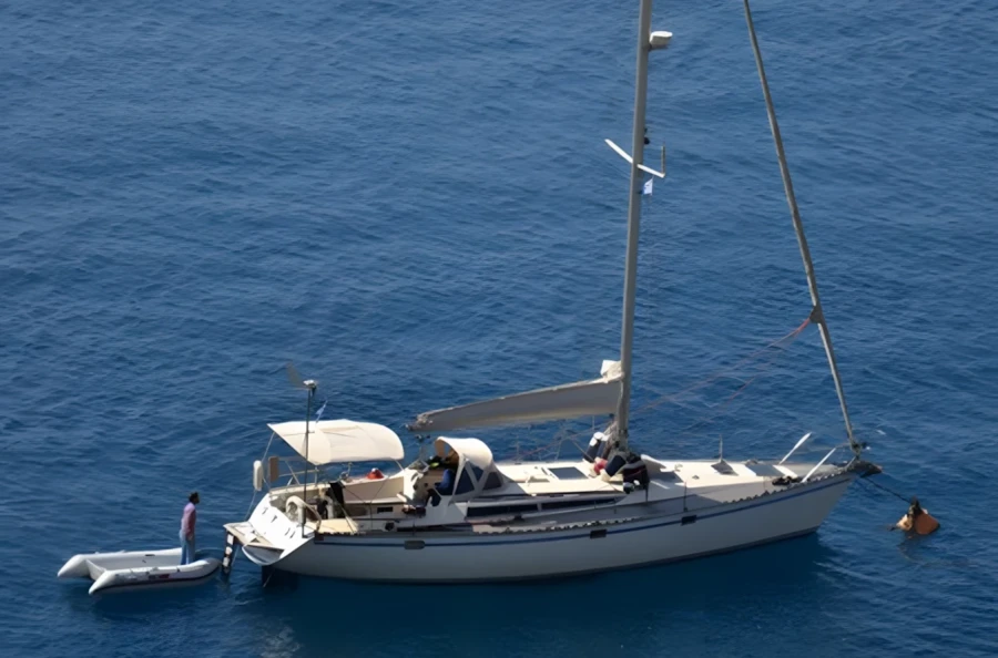Navigation à la voile à travers les îles grèques : plongée sous marine