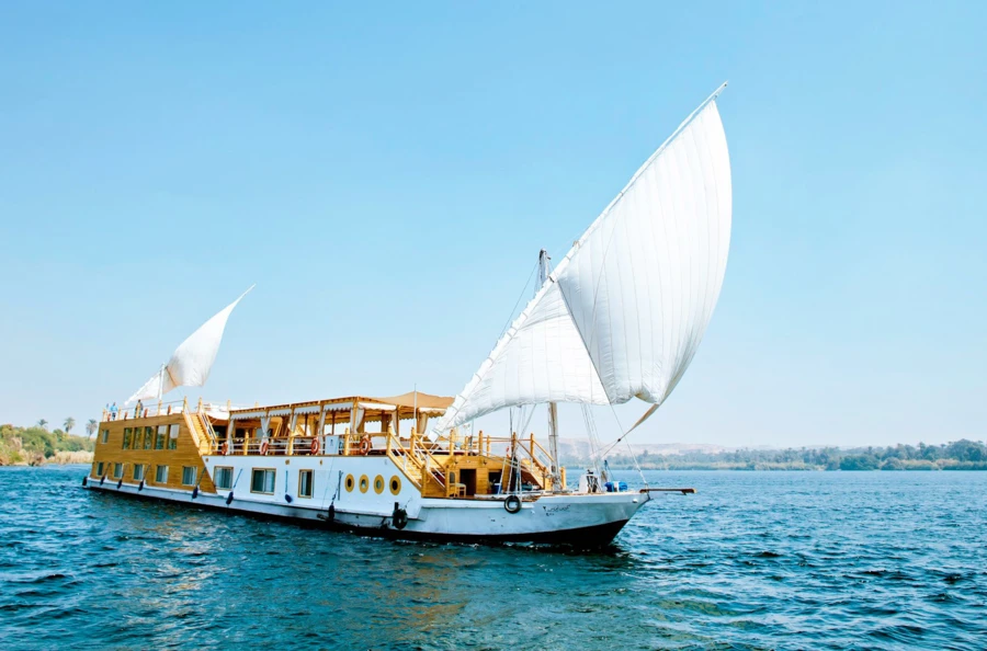 Escapade sur le Nil : navigation féérique entre Louxor et Assouan et escale au Caire