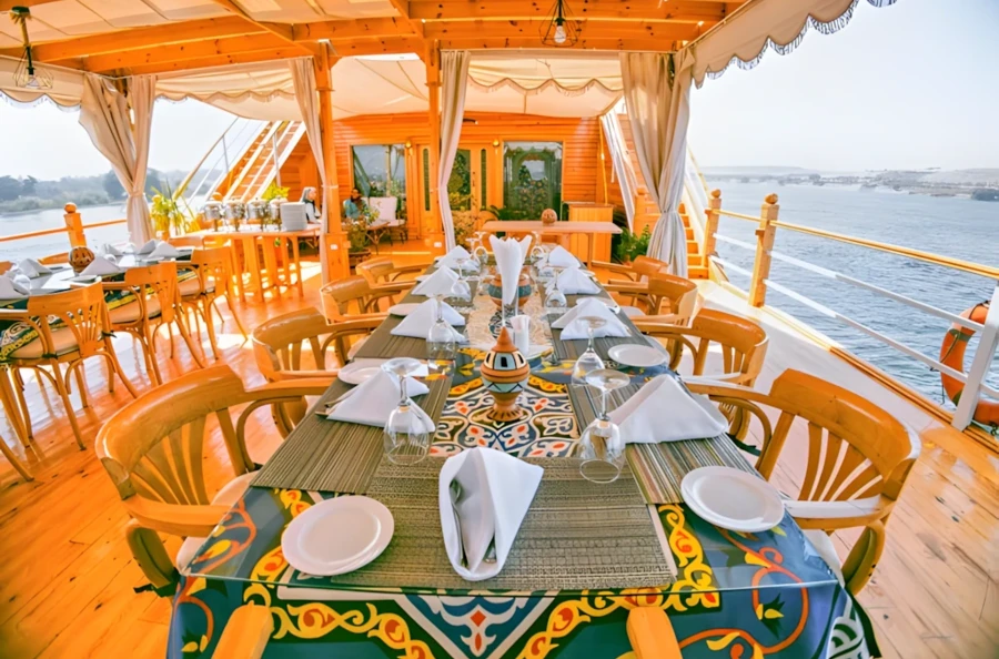 Escapade sur le Nil : navigation féérique entre Louxor et Assouan et escale au Caire