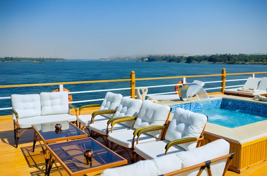 Escapade sur le Nil : navigation féérique entre Louxor et Assouan et escale au Caire