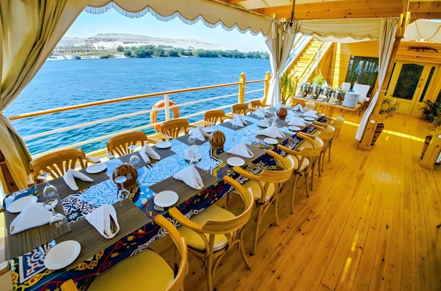 Escapade sur le Nil : navigation féérique entre Louxor et Assouan et escale au Caire