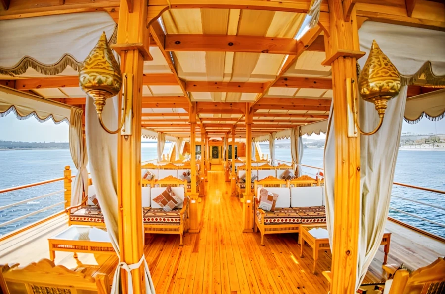 Escapade sur le Nil : navigation féérique entre Louxor et Assouan et escale au Caire