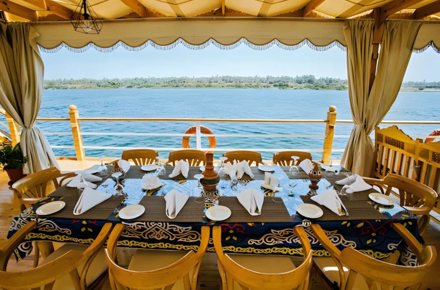 Escapade sur le Nil : navigation féérique entre Louxor et Assouan et escale au Caire