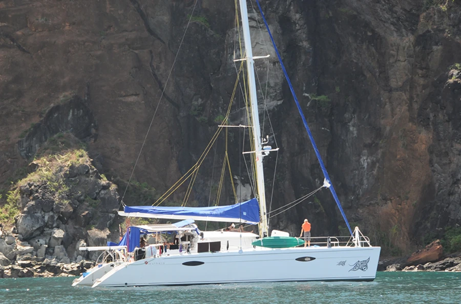 Expérience inoubliable en catamaran : plongée et navigation en Polynésie
