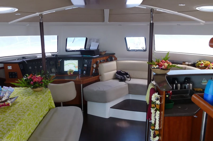 Expérience inoubliable en catamaran : plongée et navigation en Polynésie
