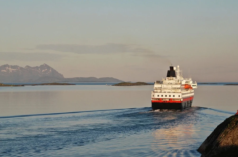 Crociera spettacolare attraverso le più belle isole dell'Artico norvegese: 6 giorni da Kirkenes a Bergen