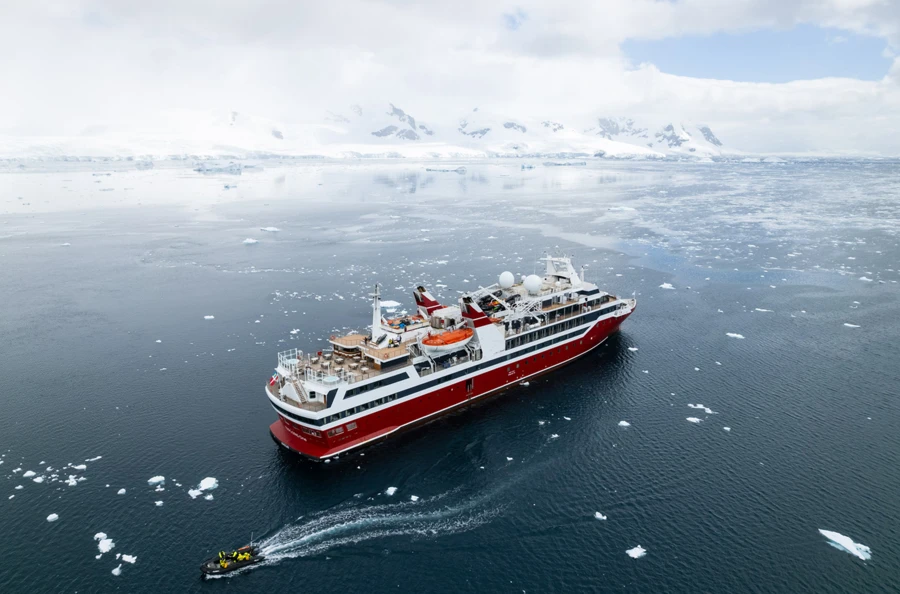 Aventure aux confins de la terre : 14 jours d’immersion totale en Antarctique et dans les îles Malouines