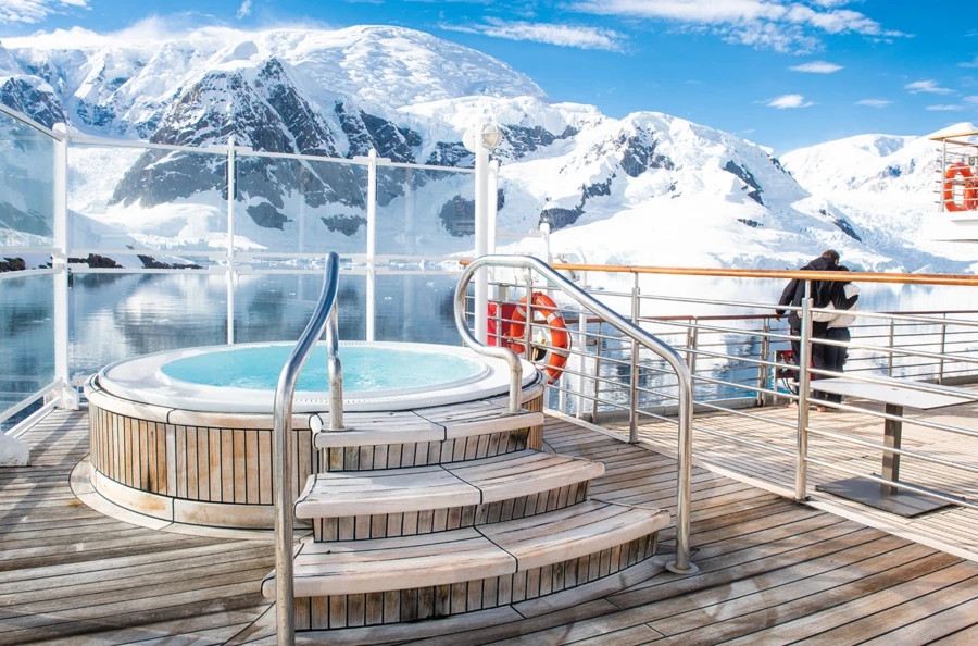 Aventure aux confins de la terre : 14 jours d’immersion totale en Antarctique et dans les îles Malouines