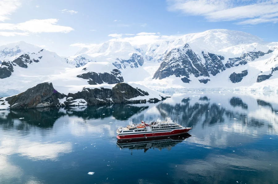 Aventure aux confins de la terre : 14 jours d’immersion totale en Antarctique et dans les îles Malouines