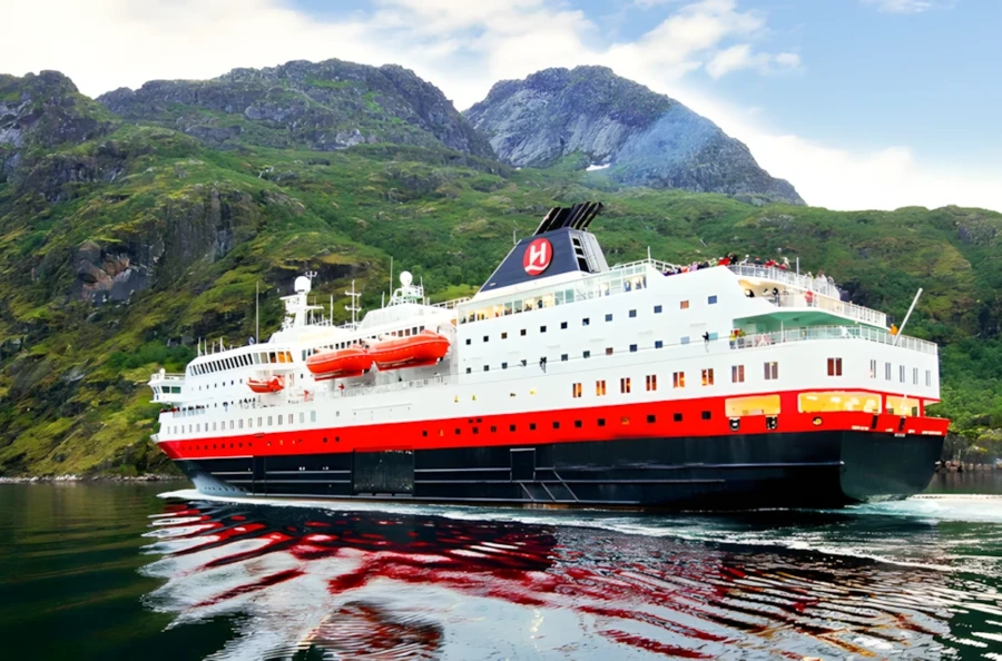 Superbe navigation de 12 jours le long du littoral norvégien et découverte de ses somptueux fjords