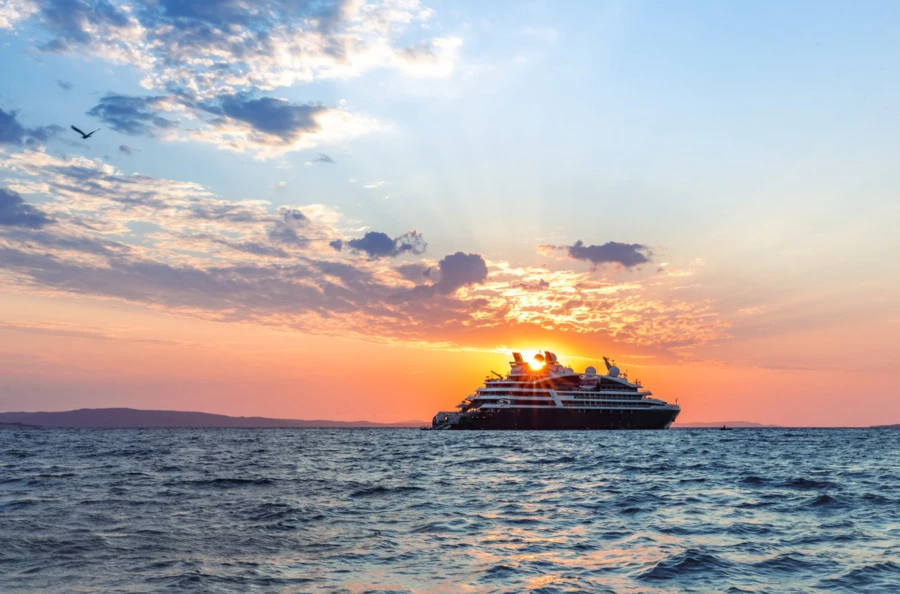 The pearls of the Antilles: 9-day cruise between the Grenadines, Saint Lucia and the Saintes archipelago
