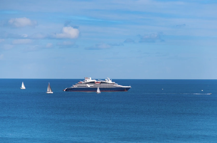 The pearls of the Antilles: 9-day cruise between the Grenadines, Saint Lucia and the Saintes archipelago