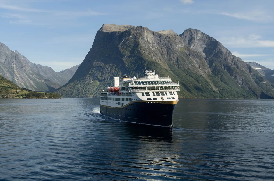 Odissea nell'Artico: crociera costiera di 5 giorni in Norvegia, con numerosi scali da Kirkenes a Trondheim