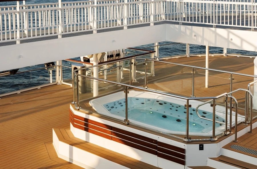 Odissea nell'Artico: crociera costiera di 5 giorni in Norvegia, con numerosi scali da Kirkenes a Trondheim