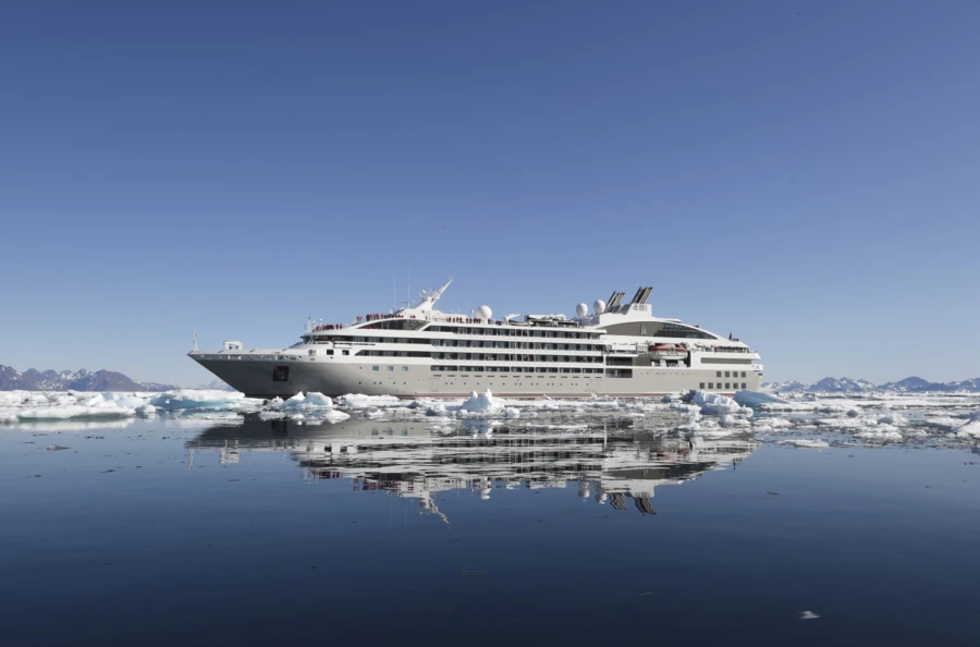 14 jours de croisière entre le Spitzberg et les terres inuits du Groenland, à la poursuite de la 16e éclipse totale du XXIe siècle