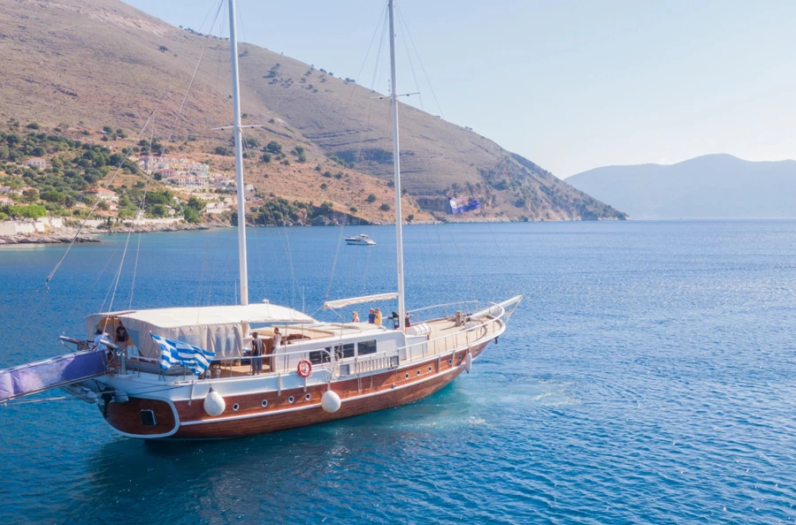 Segeln mit dem Schoner zu den schönsten Inseln des Ionischen Meeres: Zakynthos, Lefkas, Ithaka und Kefalonia