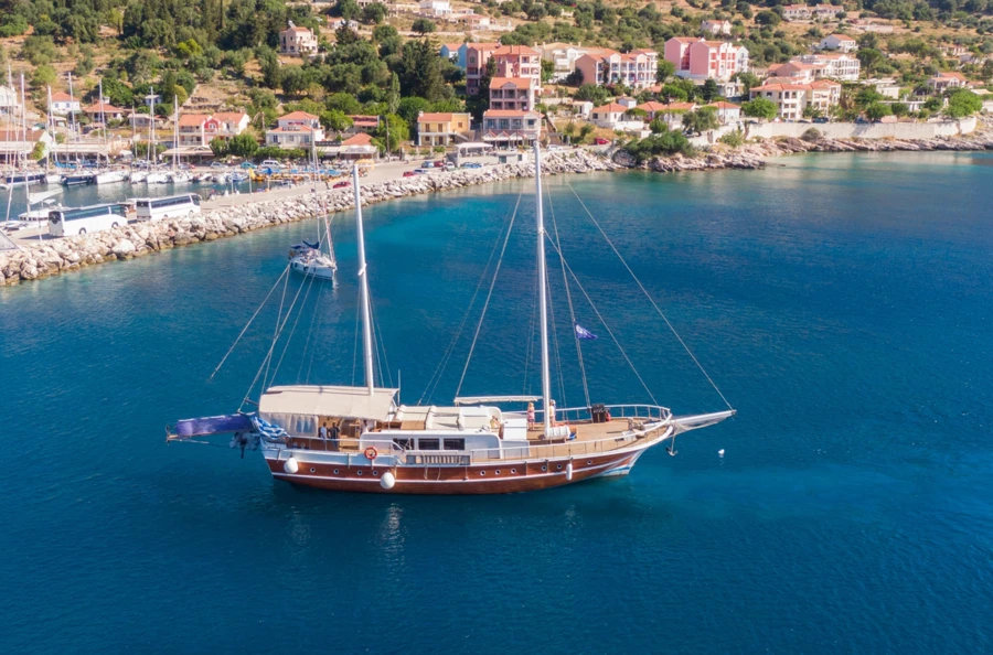 Segeln mit dem Schoner zu den schönsten Inseln des Ionischen Meeres: Zakynthos, Lefkas, Ithaka und Kefalonia