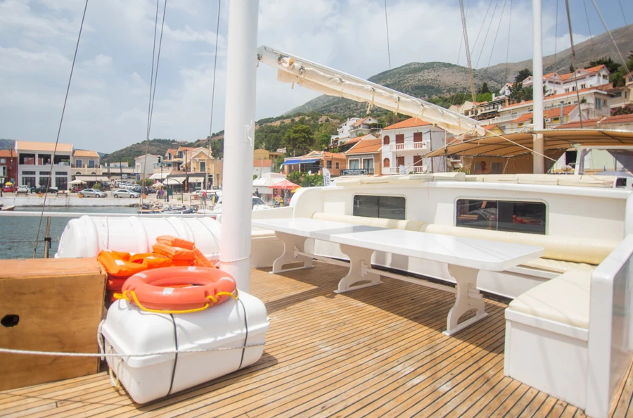 Segeln mit dem Schoner zu den schönsten Inseln des Ionischen Meeres: Zakynthos, Lefkas, Ithaka und Kefalonia