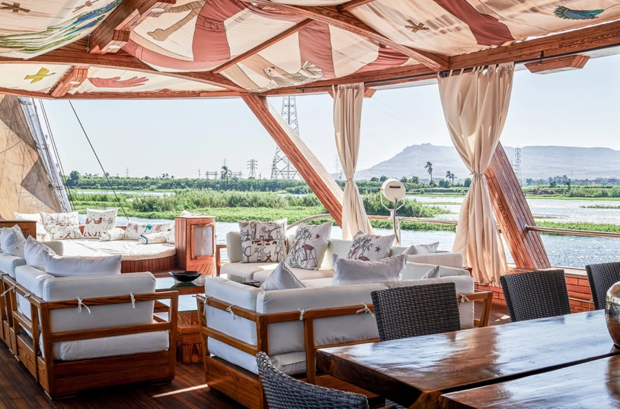 Luxury cruise aboard an exceptional Dahabieh: immerse yourself in Egypt's ancient treasures, from Luxor to Aswan