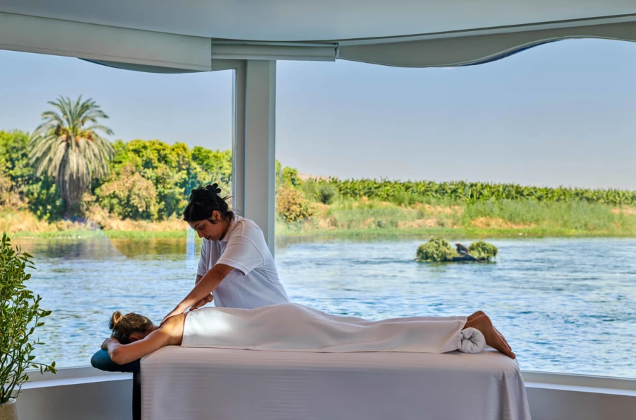 Luxury cruise aboard an exceptional Dahabieh: immerse yourself in Egypt's ancient treasures, from Luxor to Aswan