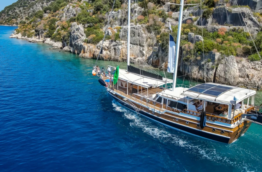 Plongée dans les eaux et la culture turques à bord d'une goélette traditionnelle lors d'une croisière de huit jours au départ de Fethiye