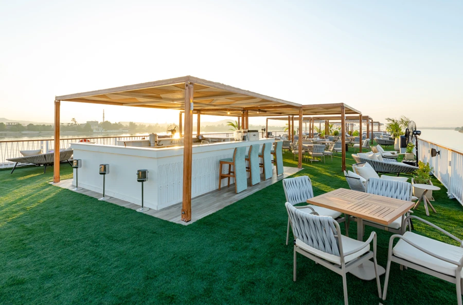 Dream getaway between Luxor and Aswan: discover Egypt's most beautiful temples on a 5-day cruise on the Nile