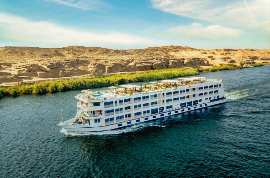 Dream getaway between Luxor and Aswan: discover Egypt's most beautiful temples on a 5-day cruise on the Nile