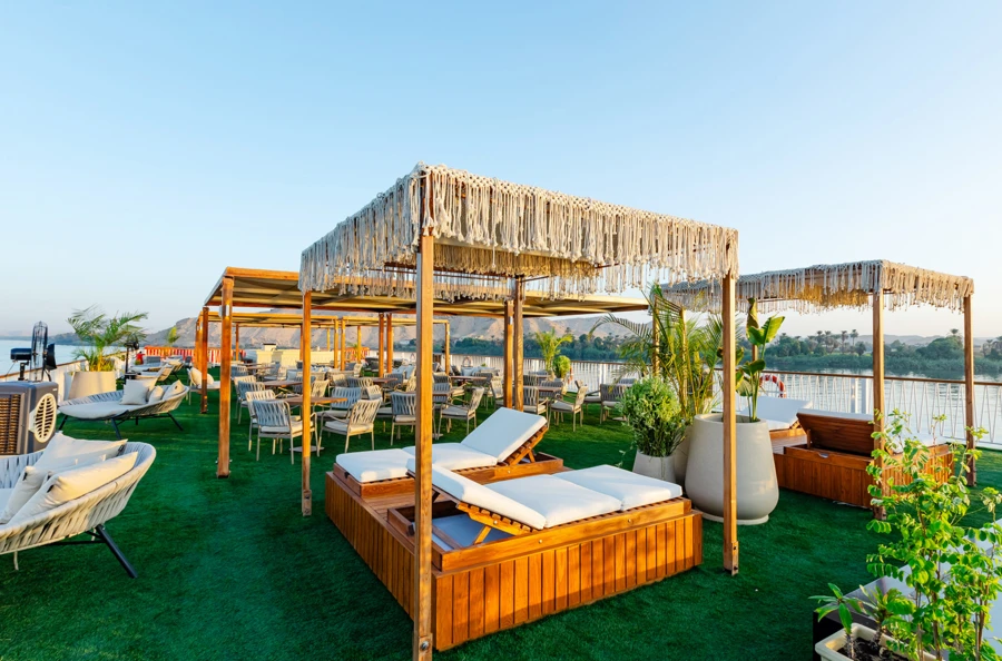 Dream getaway between Luxor and Aswan: discover Egypt's most beautiful temples on a 5-day cruise on the Nile