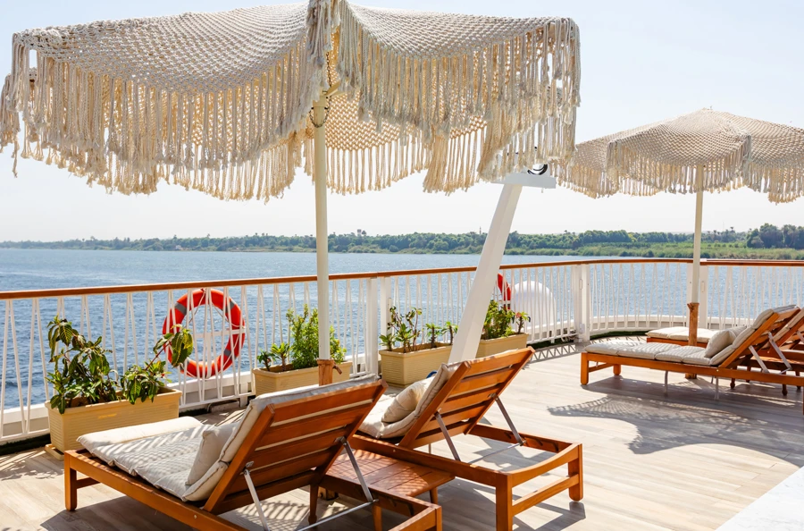 Dream getaway between Luxor and Aswan: discover Egypt's most beautiful temples on a 5-day cruise on the Nile