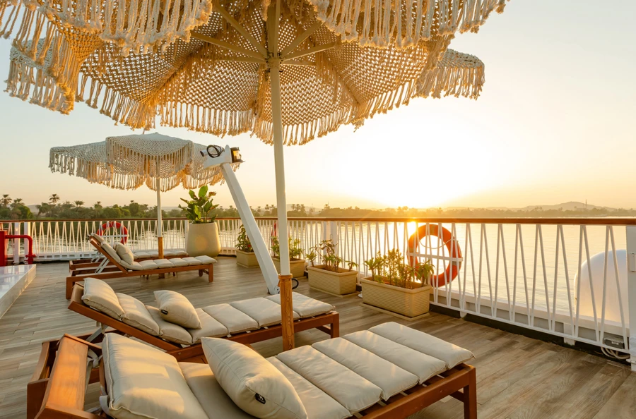 Dream getaway between Luxor and Aswan: discover Egypt's most beautiful temples on a 5-day cruise on the Nile