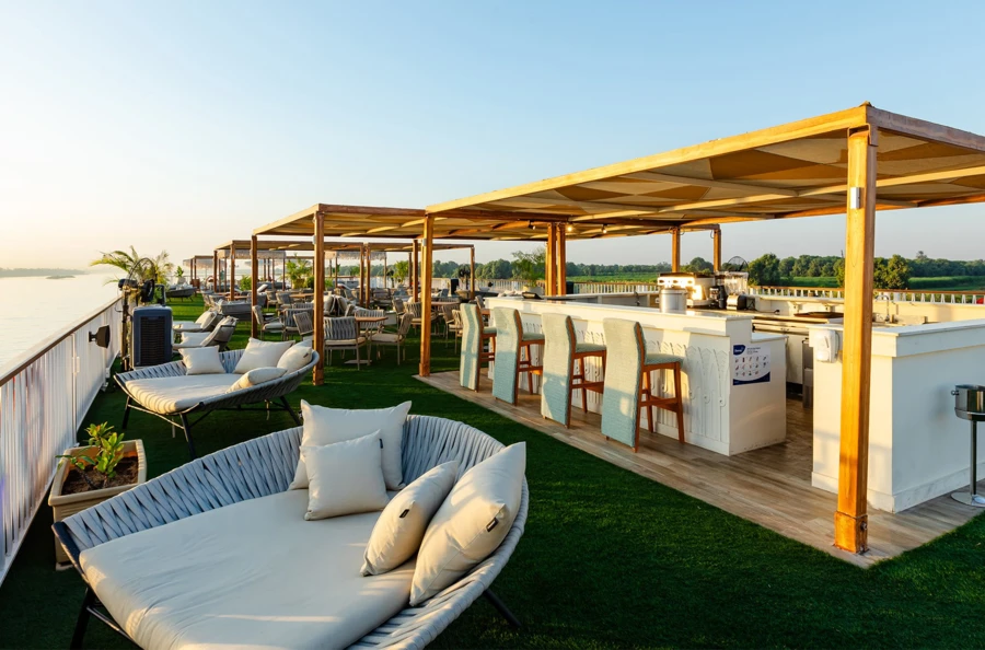 Dream getaway between Luxor and Aswan: discover Egypt's most beautiful temples on a 5-day cruise on the Nile