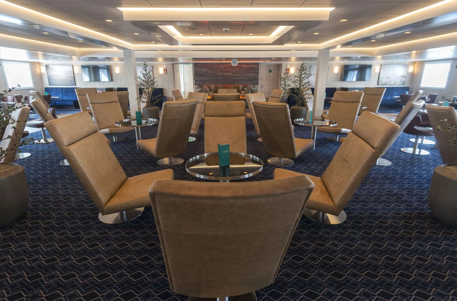 Croisière estivale au Spitzberg : vivez l'expérience du soleil de minuit