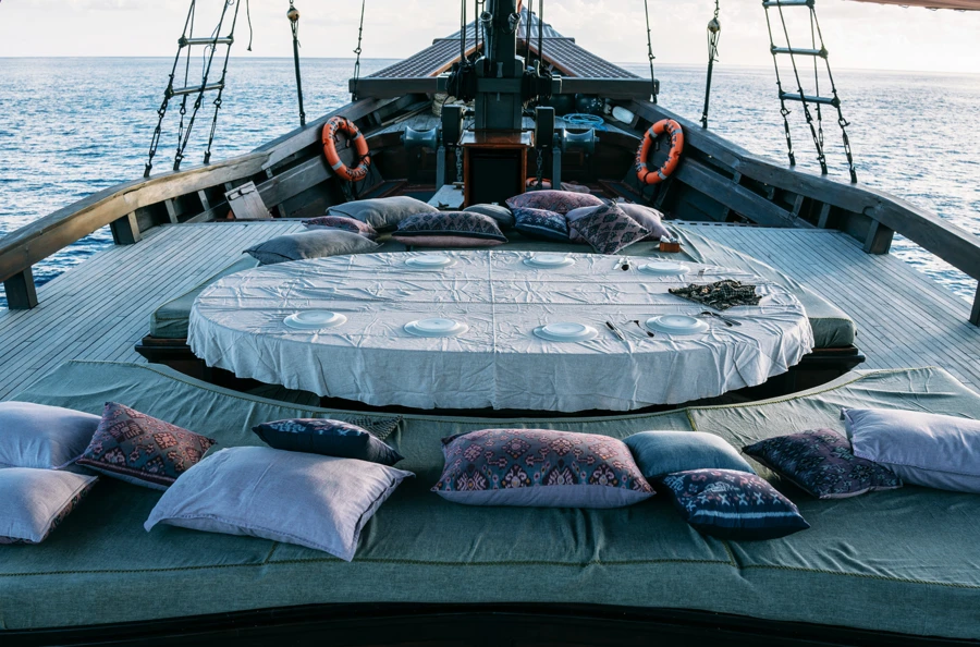 Croisière à bord d'un voilier de charme en Indonésie : découverte de Raja Ampat, un des plus beau endroits de la planète, sur et sous l'eau