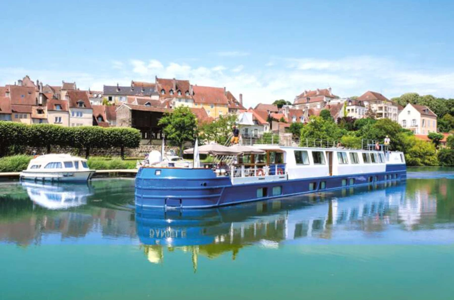 Croisière sur la route des grands crus de Bourgogne et immersion dans le charme authentique des villages pittoresques de la région
