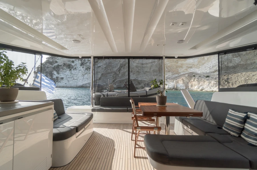 Cap sur les îles Ioniennes : une croisière privatisée à bord d'un magnifique catamaran