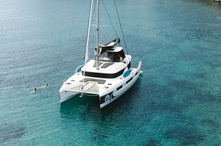 Cap sur les îles Ioniennes : une croisière privatisée à bord d'un magnifique catamaran