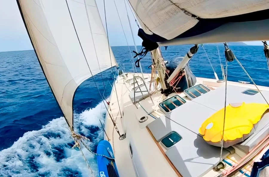 Beautés secrètes de la Sicile et des Égades : vivez une croisière intime en voilier entre criques turquoise et villages authentiques
