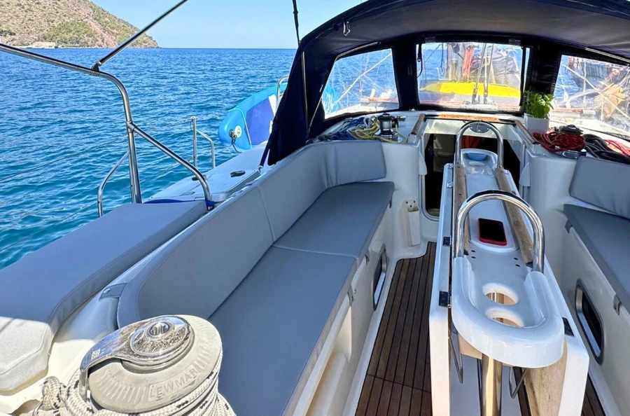 Beautés secrètes de la Sicile et des Égades : vivez une croisière intime en voilier entre criques turquoise et villages authentiques