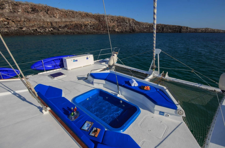 Avventura in catamarano di 8 giorni nel cuore della natura straordinaria delle Galapagos e delle sue isole più belle
