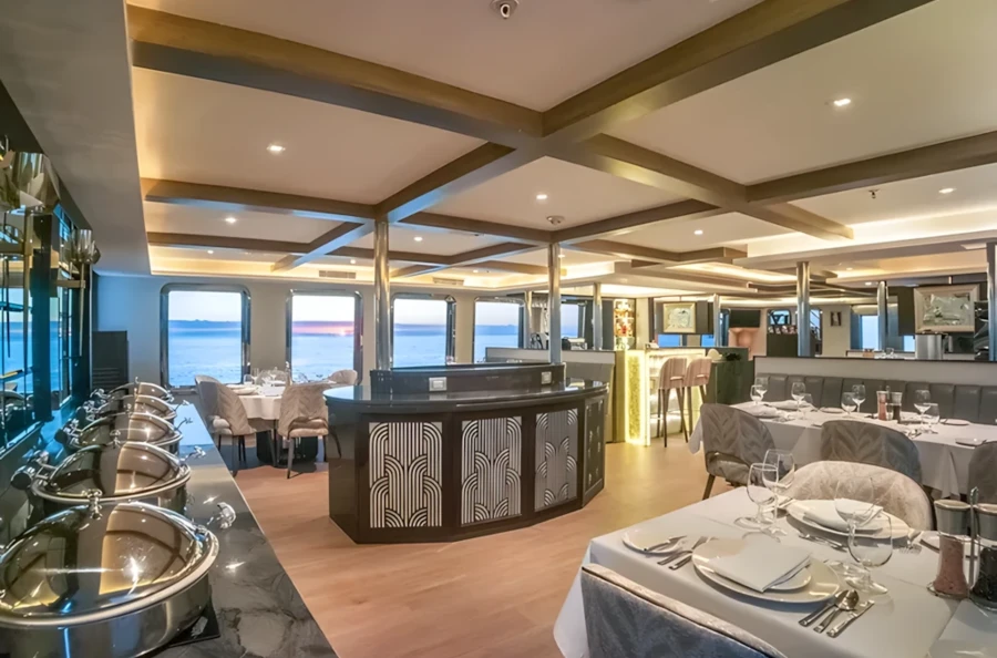 Les plages immaculées et la faune unique des îles Galápagos centrales et méridionales, un voyage Relais & Châteaux