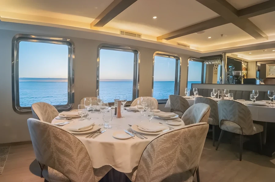 Les plages immaculées et la faune unique des îles Galápagos centrales et méridionales, un voyage Relais & Châteaux