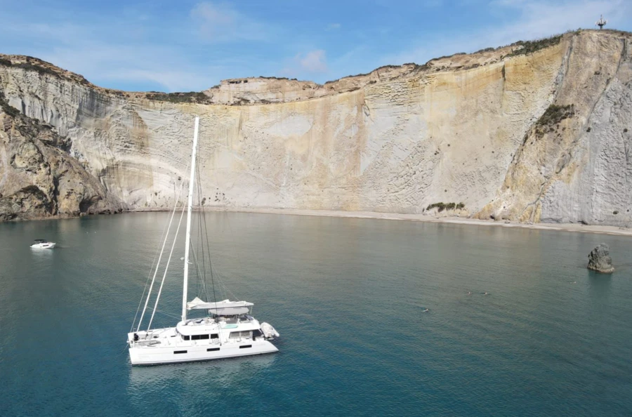 Crociera privata in completa privacy, alla scoperta dei tesori della Costiera Amalfitana e della mitica Capri