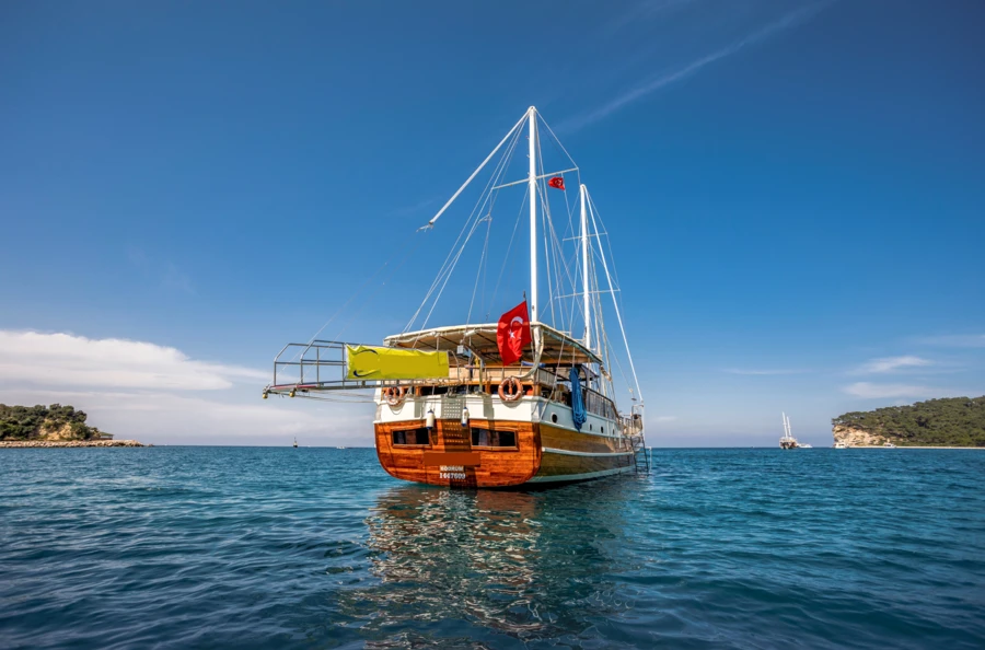 Eight days of magic on the Turquoise Coast: an intimate cruise departing from Antalya, featuring incredible panoramas and idyllic beaches