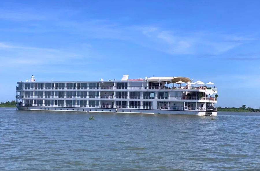 Le Mékong en majesté : voyage en bateau de 15 jours entre delta vibrant et trésors khmères