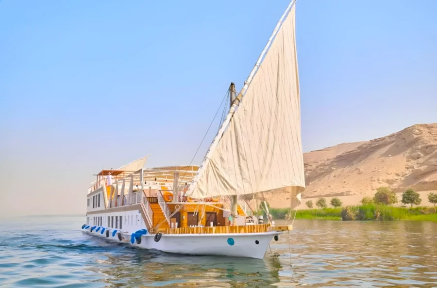 Immersion exclusive de 8 jours dans l’Égypte ancienne : croisière en dahabieh traditionnel au charme discret, dans un cadre naturel exceptionnel