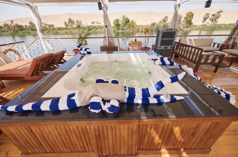Immersion exclusive de 8 jours dans l’Égypte ancienne : croisière en dahabieh traditionnel au charme discret, dans un cadre naturel exceptionnel