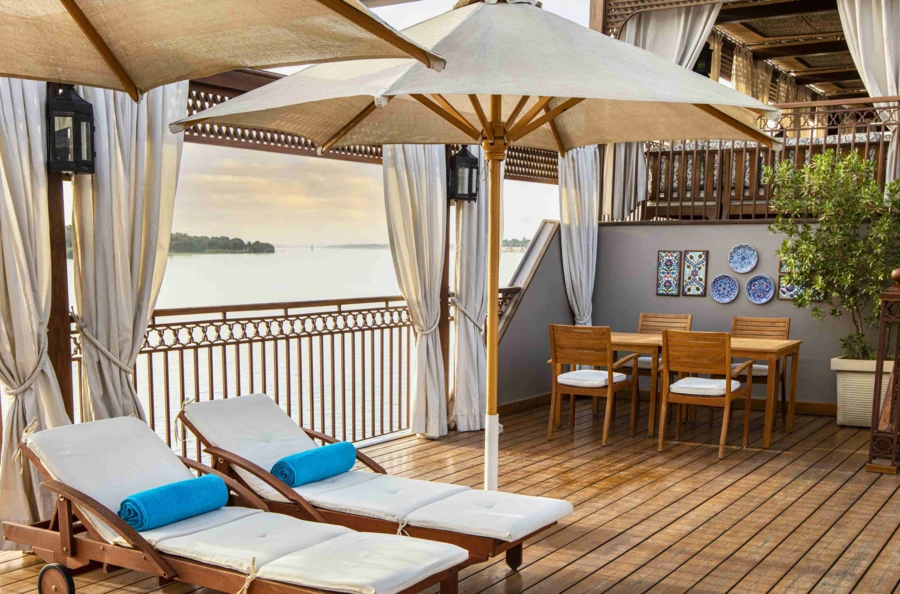 Navigation privée de 6 jours en dahabieh : de Louxor à Assouan, entre escales culturelles, luxe discret et moments de détente