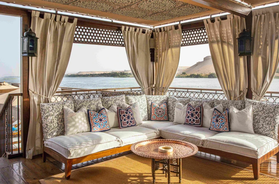 Navigation privée de 6 jours en dahabieh : de Louxor à Assouan, entre escales culturelles, luxe discret et moments de détente