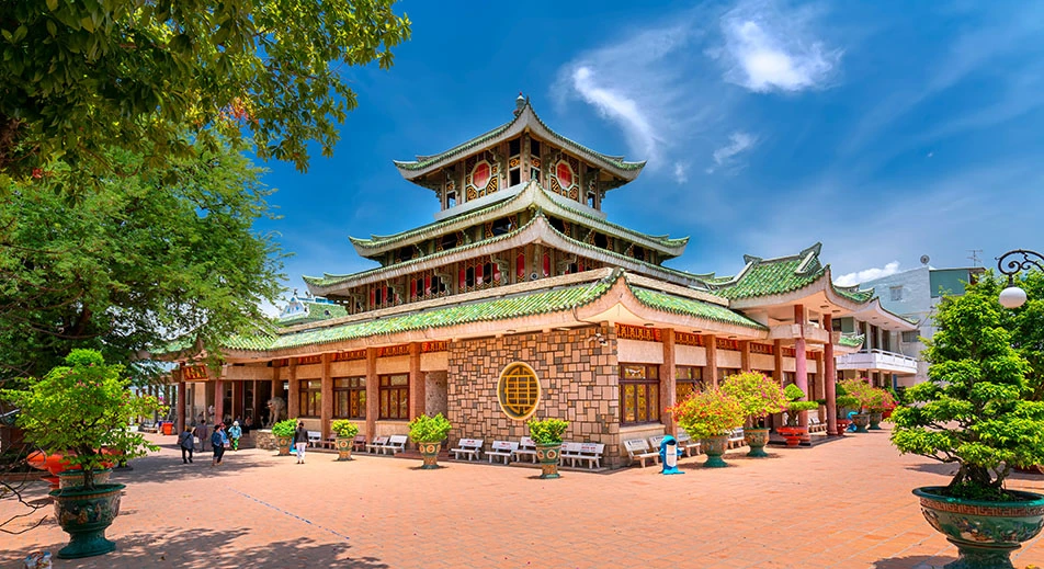 Visita al templo de Ba Chua Xu