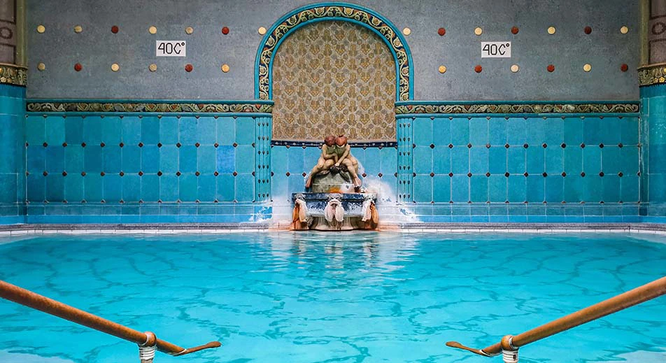 Visite des bains Széchenyi
